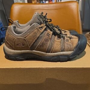 KEEN Men’s Brown and Black Low-Top Hiking Sneakers